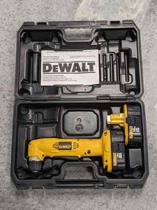 lot 102 image: DeWalt DW960 18V, 38 Right Angle Drill w batteries (2) - No Charger