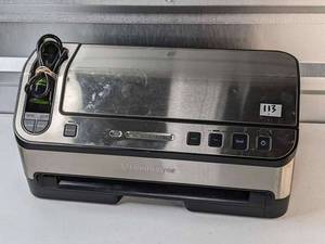 lot 113 image: FoodSaver V4865 2-in-1 Vacuum Sealer Machine