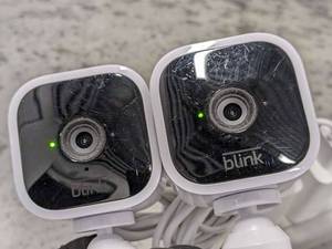 lot 178 image: Lot of 2 - BLINK INDOOR PLUG IN CAMERA G8V1-9000-0031