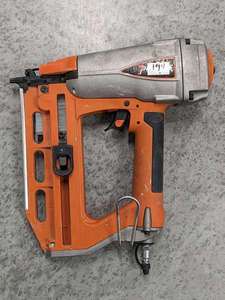 lot 194 image: Paslode t250s-f16p Nail Gun Pneumatic 16 Gauge Straight Finish Nailer