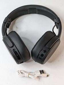 lot 203 image: Skullcandy Crusher Stereo Model S6CRW Bluetooth Wireless Headphone