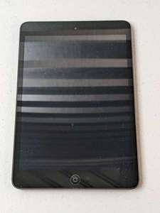 lot 249 image: Apple iPad Mini A1432 - For Parts