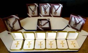 lot 14 image: NEW ASSORTMENT OF GOLD STYLE CROSS NECKLACES AND BEADED HEART NECKLACES (12X$)