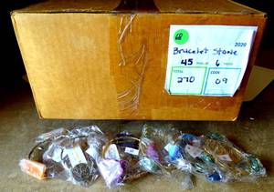 lot 68 image: SUPER RESELLERS CASE - 45 BAGS OF 6  270 UNITS - COSTUME STONE AND GEM BRACELETS WTAGS - MANY DIFFERENT STYLES (270 X $)