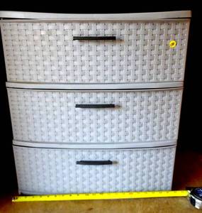 lot 138 image: NICE 3 DRAWER PORTABLE STORAGE CENTER