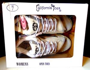 lot 154 image: NEW - WOMENS CALIFORNIA TOES OPEN TOE SNEAKERS - SIZE 7