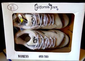 lot 155 image: NEW - WOMENS CALIFORNIA TOES OPEN TOE SNEAKERS - SIZE 8 12