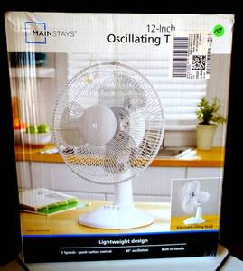 lot 158 image: NEWSEALED - MAINSTAYS 12 INCH OSCILLATING TABLE FAN