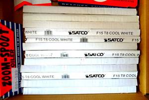 lot 160 image: NEW ONE DOZEN - SATCONUVO F15T8CW 18 Inch 15W T8 Fluorescent 4100K Cool White 850Lm 62 CRI Medium Bi-Pin G13 Base