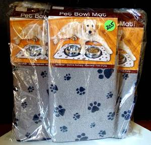 lot 205 image: 5 UNITS - NEW KITCHEN BASICS PET BOWL MATS (5X$)