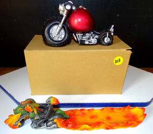 lot 213 image: COOL BIKER COMBO - FAT CHOPPER AND SKULL RIDER INSENSE TRAY