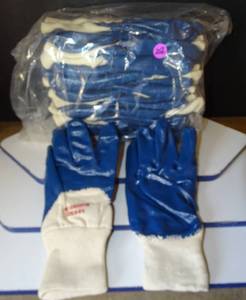 lot 256 image: NEW ONE DOZEN - 9363PM LATEX LINED WORK GLOVES