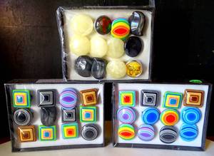 lot 276 image: THREE DOZEN - ACRYLIC ROCK STYLE RINGS - VARIOUS COLORS - NIB (36x$)