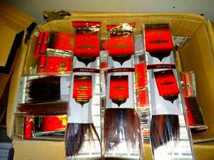 lot 281 image: BIG RESALE CASE - CASE OF 72 UNITS - LORD & CLIFF ART YAKY HAIR - 14 INCH - COLOR FB1B350