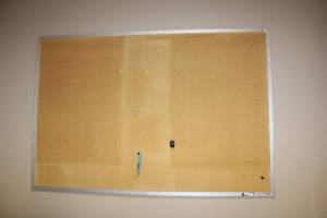 lot 17 image: 4x6 Corkboard by Quartet
