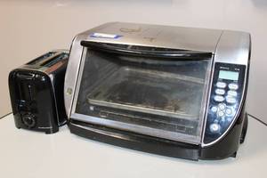 lot 21 image: GE Toaster Oven and Hamilton Beach Toaster
