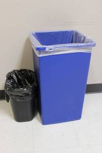 lot 24 image: Trash bins