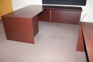 lot 42 image: U-shape office desk by National - (2) 6L x 3W x 29H and (1) L Connector piece 2x4