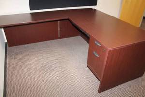 lot 77 image: L-shape Desk