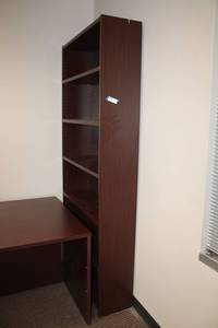 lot 78 image: 6-Shelf Cherry colored bookcase - 7H x 3W x 1D