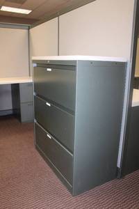 lot 83 image: 3-Drawer Lateral file cabinet by Steelcase with keys - 3W x 18D x 43H