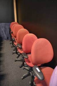 lot 99 image: (5) Red Rolling Office Chairs