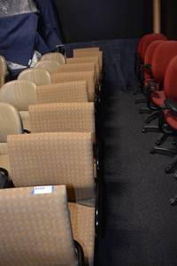 lot 104 image: (9) Gold checkered rolling office chairs