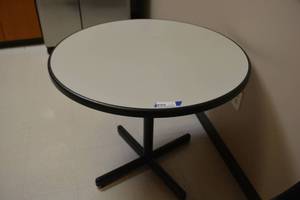 lot 20 image: 3 Round pedestal table x 30 Tall