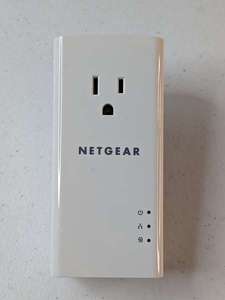 lot 10 image: NETGEAR Powerline 1200 PLP1200S  Extra Outlet