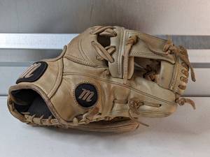 lot 26 image: Marucci Founders Series M13FG1125i - 11-14 - RHT