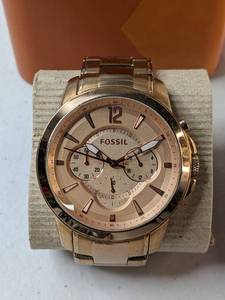 lot 28 image: Fossil FS-4635 Women Rose Gold Metal Analog Dial Quartz