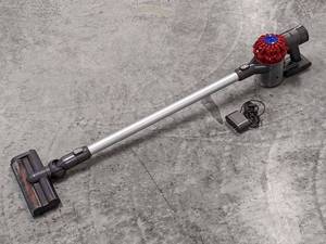 lot 80 image: Dyson V6 Vacuum Cleaner Stick Vacuum Cordless Vacuum w Charger