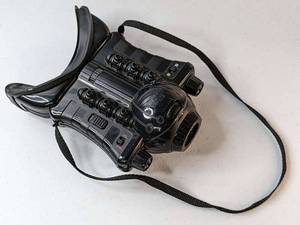 lot 96 image: EyeClops Jakks Pacific Night Vision Infrared Stealth Goggles 2009 Eye Clops