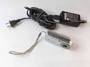 lot 99 image: Sony Cyber-shot DSC-P200 7.2MP Digital Camera - Silver w Charger