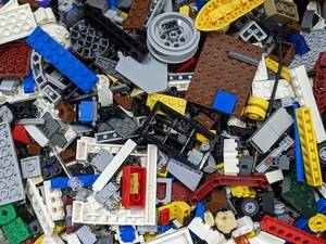 lot 122 image: 10 lb Pounds - Lego Assorted Bricks, No minifigurines