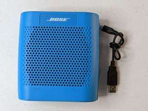 lot 160 image: BOSE SOUNDLINK COLOR 415859 BLUE BLUETOOTH SPEAKER w USB Charger