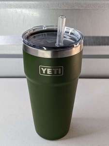 lot 277 image: Yeti 26 oz Tumbler w Lid & Straw
