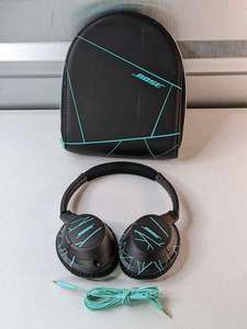 lot 299 image: BOSE SoundTrue AE Headphones Around Ear Style Black