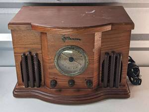 lot 314 image: Emerson Heritage Series AMFM StereoCD Table Radio in Wood Cabinet #NR51AK