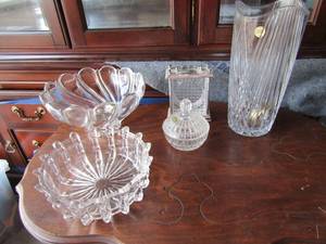 lot 65 image: CANDY DISH Zajecar made in yugoslavia 24% lead candy dish,  crystal bowls and a LEAD CRYSTAL VASE, and more