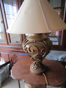 lot 75 image: qty 2 ceramic brown bedside lamp 32 in tall with shades new