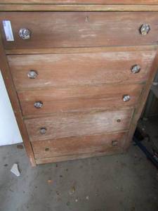 lot 79 image: 39x32x18 5 draw vintage wooden chest needs repair
