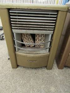 lot 83 image: Deerborn heater, gas operated good condition