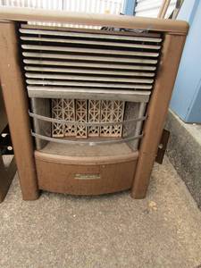 lot 84 image: Deerborn heater, gas operated good condition