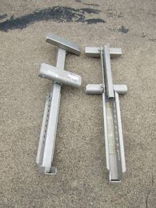lot 90 image: Ladder jacks qty 2 serial # 216947