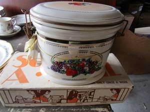 lot 98 image: knottsberry farm canister, used dazey seal a meal food sealer