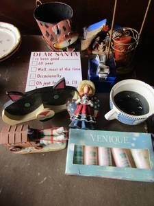 lot 99 image: lefton ceraic horse and carrage, cat key holder, venique body moisture, blue ceramic gift candle and more