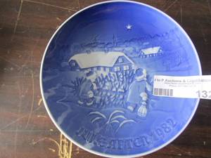 lot 132 image: Copenhagen porcelain plates made in denmark qty 5 years 1982, 1978, 1976, 1979, and 1973