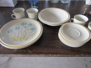 lot 146 image: Garden Festival stoneware dish set 3 coffee cups, 2 dinner plates, 2 salad bowls, and 7 saucers