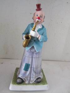 lot 153 image: avon clown bottle